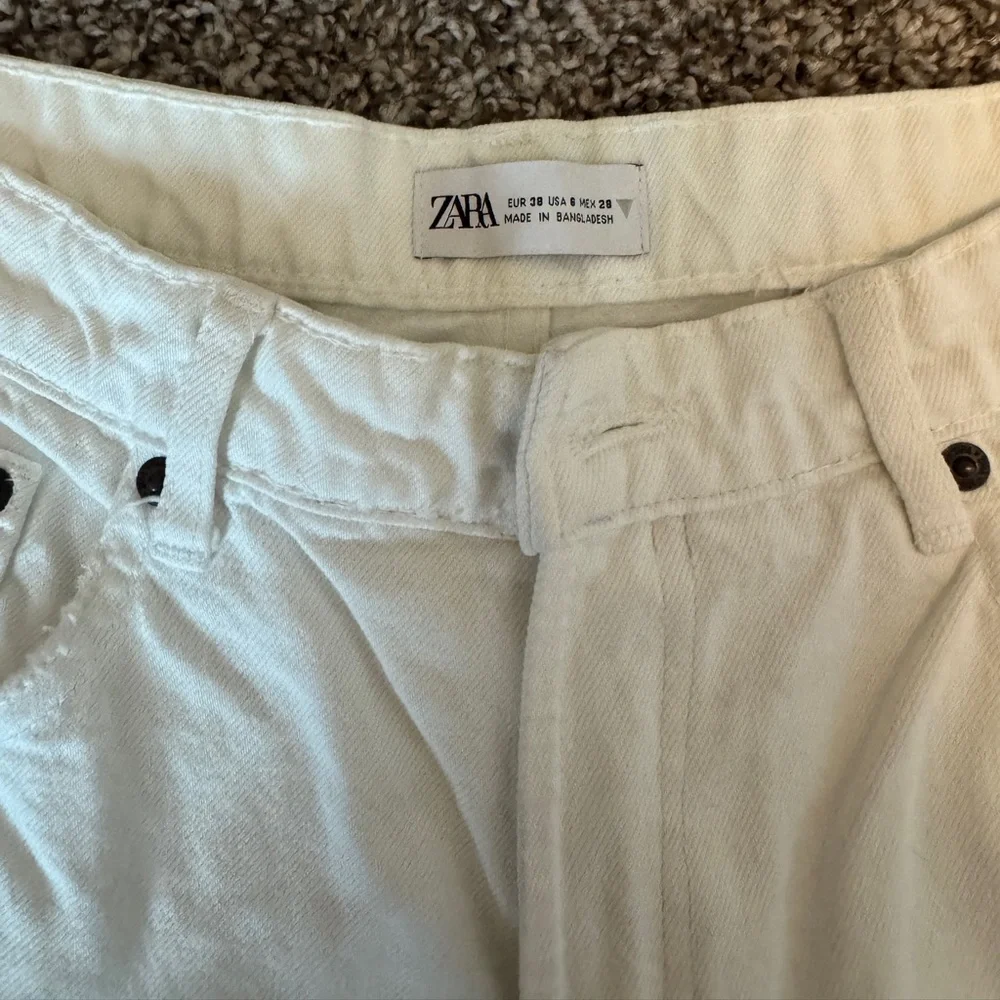 Zara white cut off shorts